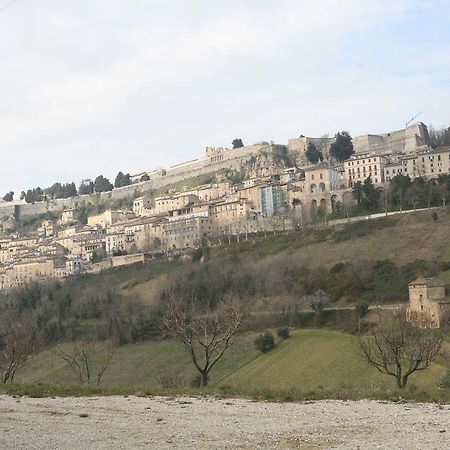 B&B La Collina Degli Ulivi Civitella Del Tronto Buitenkant foto